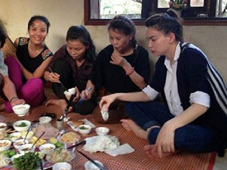 Khoanh khac sao Viet ve que tham nguoi than hinh anh