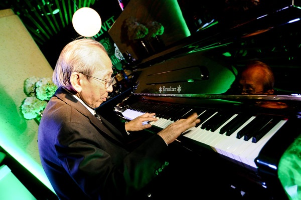 Nhac si Nguyen Anh 9 tai xuat lang nhac hinh anh