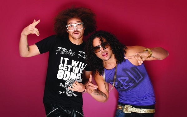 Rapper Redfoo (bên trái) rất nổi tiếng khi còn là thành viên của LMFAO