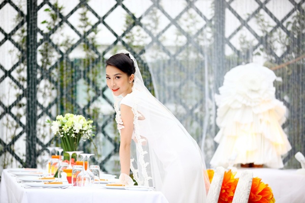 Ngay cả ảnh cưới, nữ diễn viên cũng không tiết lộ với truyền thông. Có thể nói Linh Nga là ngôi sao hiếm hoi giữ chồng kín đáo nhất của showbiz Việt.