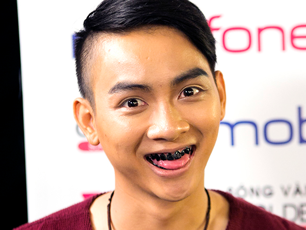 Con trai nuoi Hoai Linh gia hot boy 'Tinh nguoi duyen ma' hinh anh