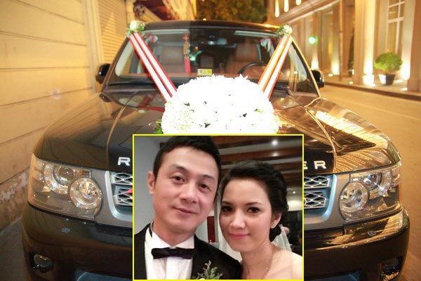 Đầu năm 2013, MC Anh Tuấn lấy vợ lần thứ 2, cô dâu của anh là top 10 Hoa hậu Việt Nam 2008 Lý Hồng Nhung. Để rước nàng về dinh, MC Anh Tuấn chọn chiếc xế thể thao địa hình hạng sang Range Rover Sport Supercharged có giá khoảng <abbr class=