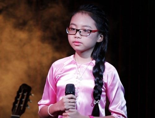 Phuong My Chi vang mat khi nhan giai Bai hat yeu thich hinh anh