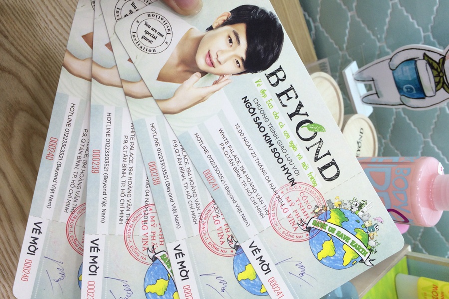 1/3 ve VIP chup anh cung Kim Soo Hyun ban het trong ngay dau hinh anh