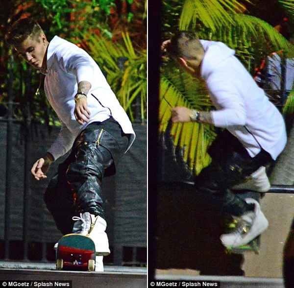 Justin chơi trượt ván sau khi rời khỏi phòng thu.