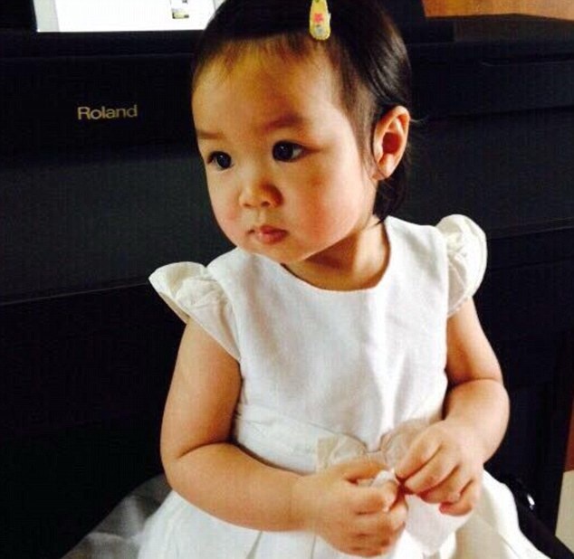 Be 2 tuoi duoc lam dong lanh thi the voi hy vong hoi sinh hinh anh