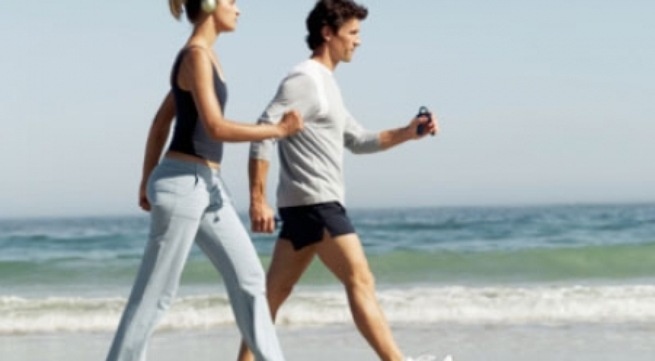 2 phut di bo/1 gio ngoi giup giam tu vong som hinh anh