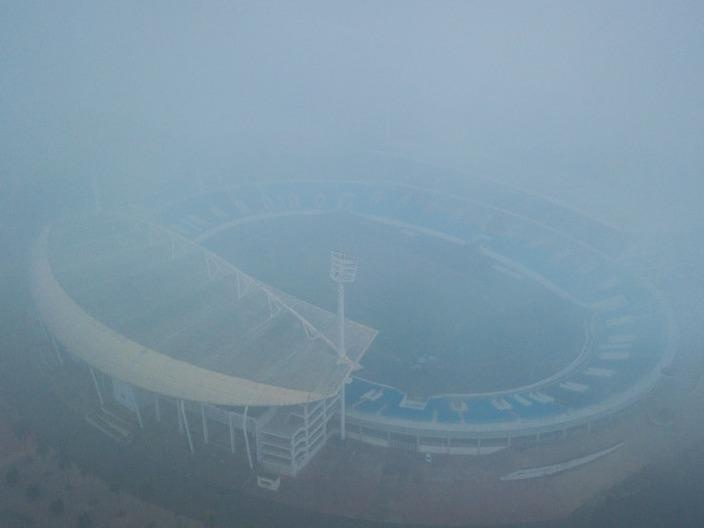 Ha Noi chim trong suong mu sang dau tuan hinh anh