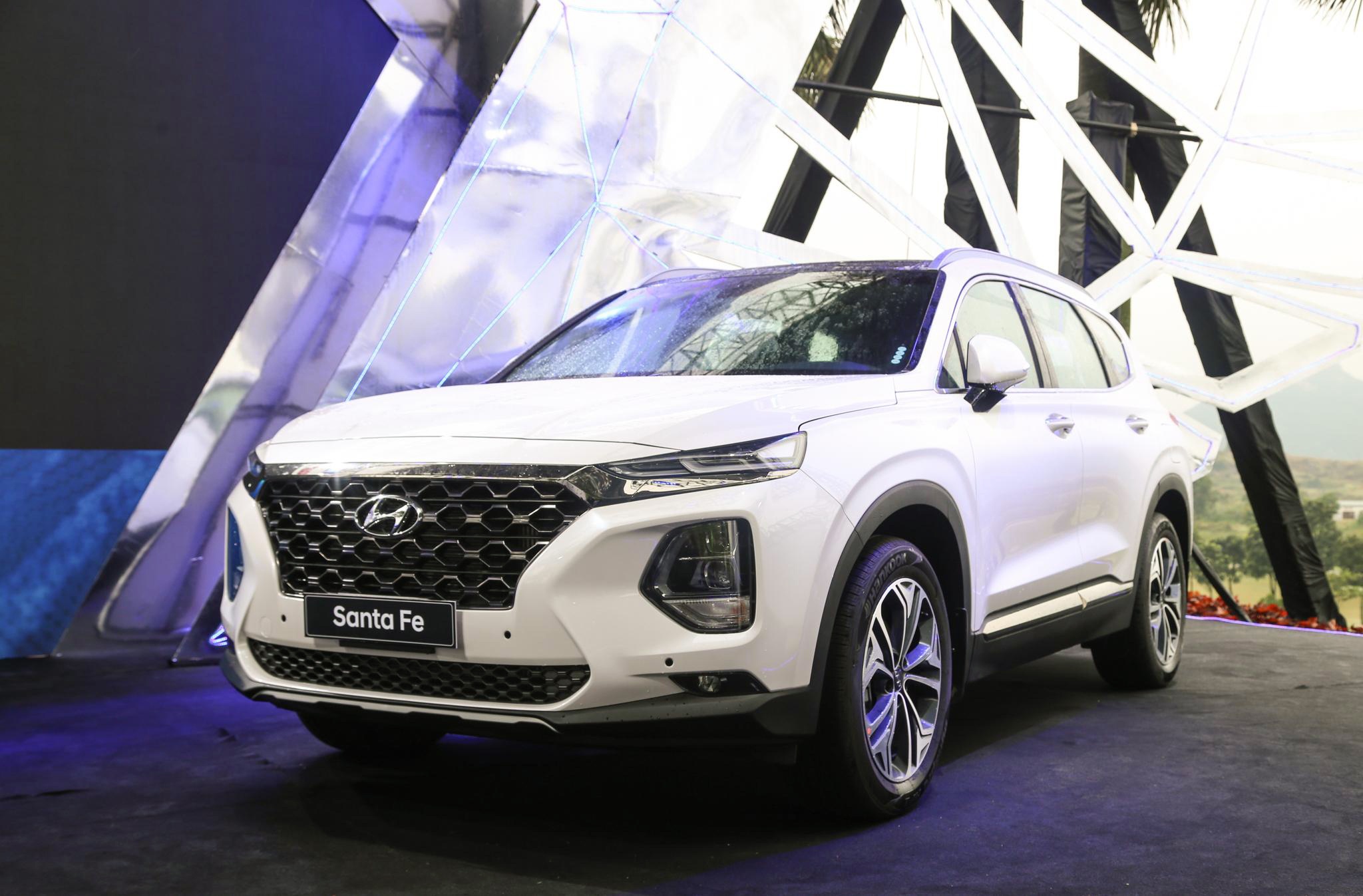 Trai nghiem nhanh Hyundai SantaFe 2019 - noi that dep, nhieu cong nghe hinh anh