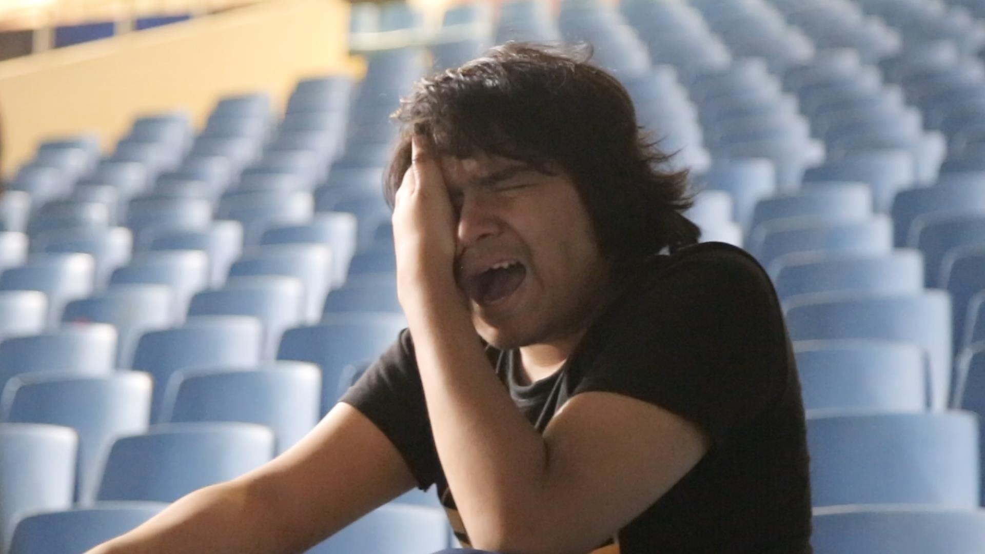 Co dong vien Indonesia bat khoc sau tran thua Viet Nam hinh anh