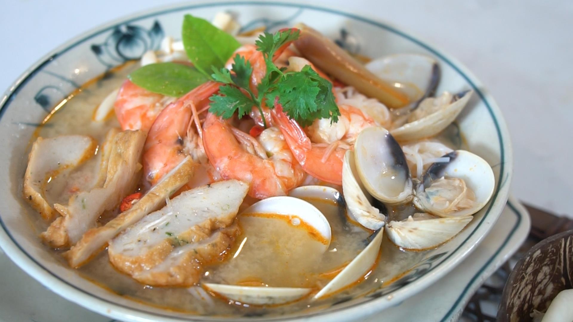 Cach lam bun hai san kieu Thai la ma nhanh hinh anh