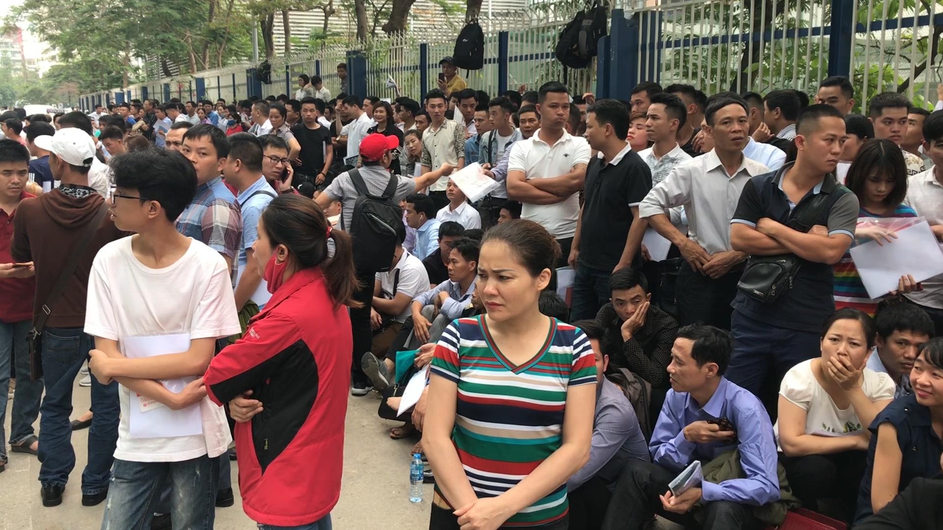 Tra tien trieu cho mot cho dung cho xin visa Han Quoc hinh anh