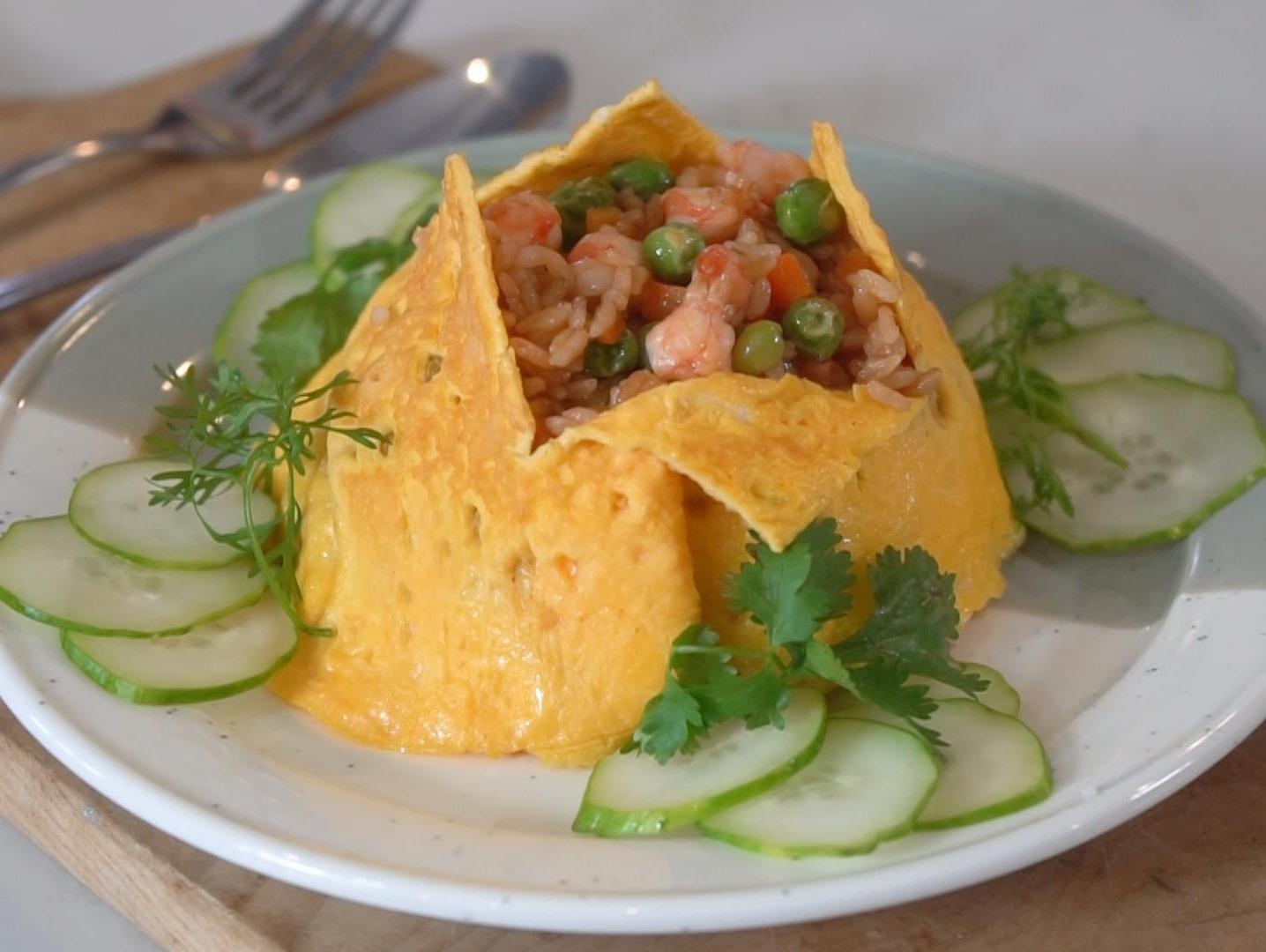 Cach lam com chien hoang bao ngon mieng chua day 30 phut hinh anh