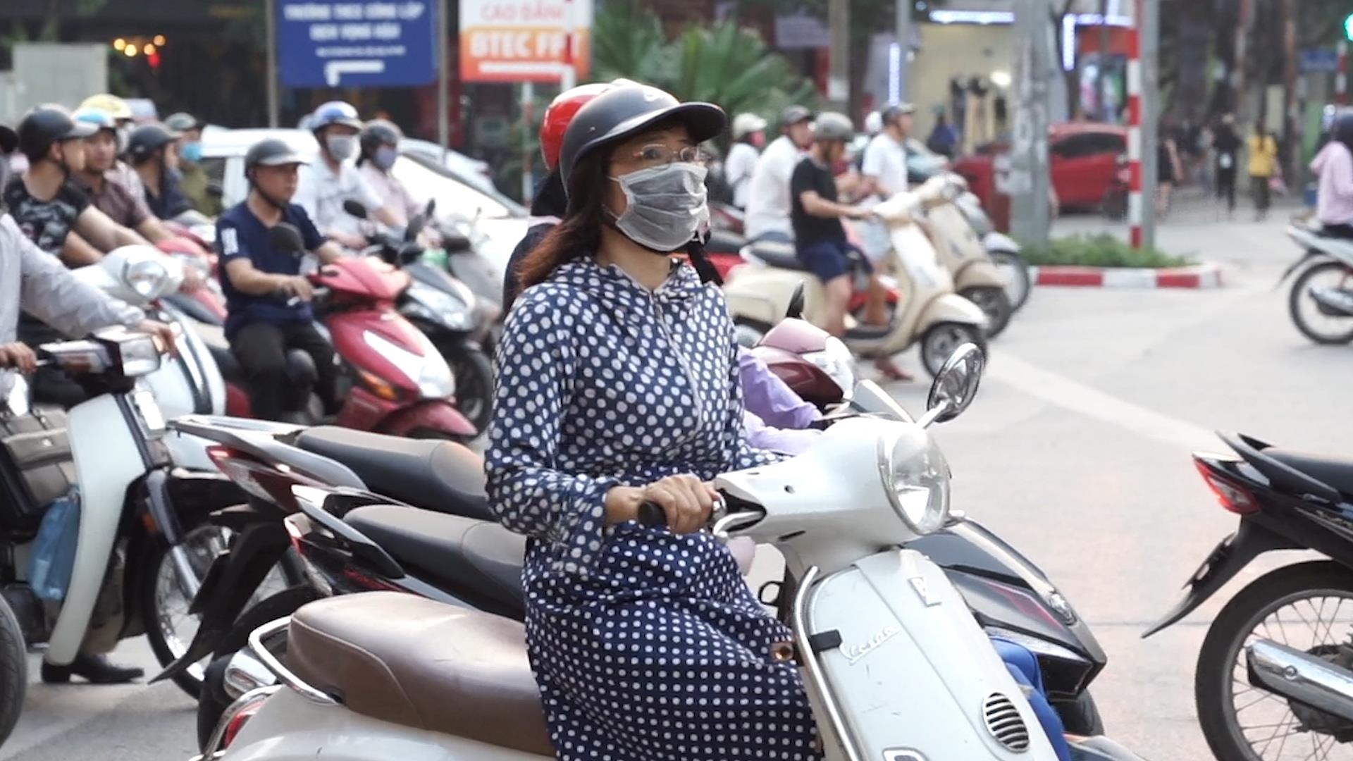 Ha Noi nong hon 37 do C luc chieu toi hinh anh