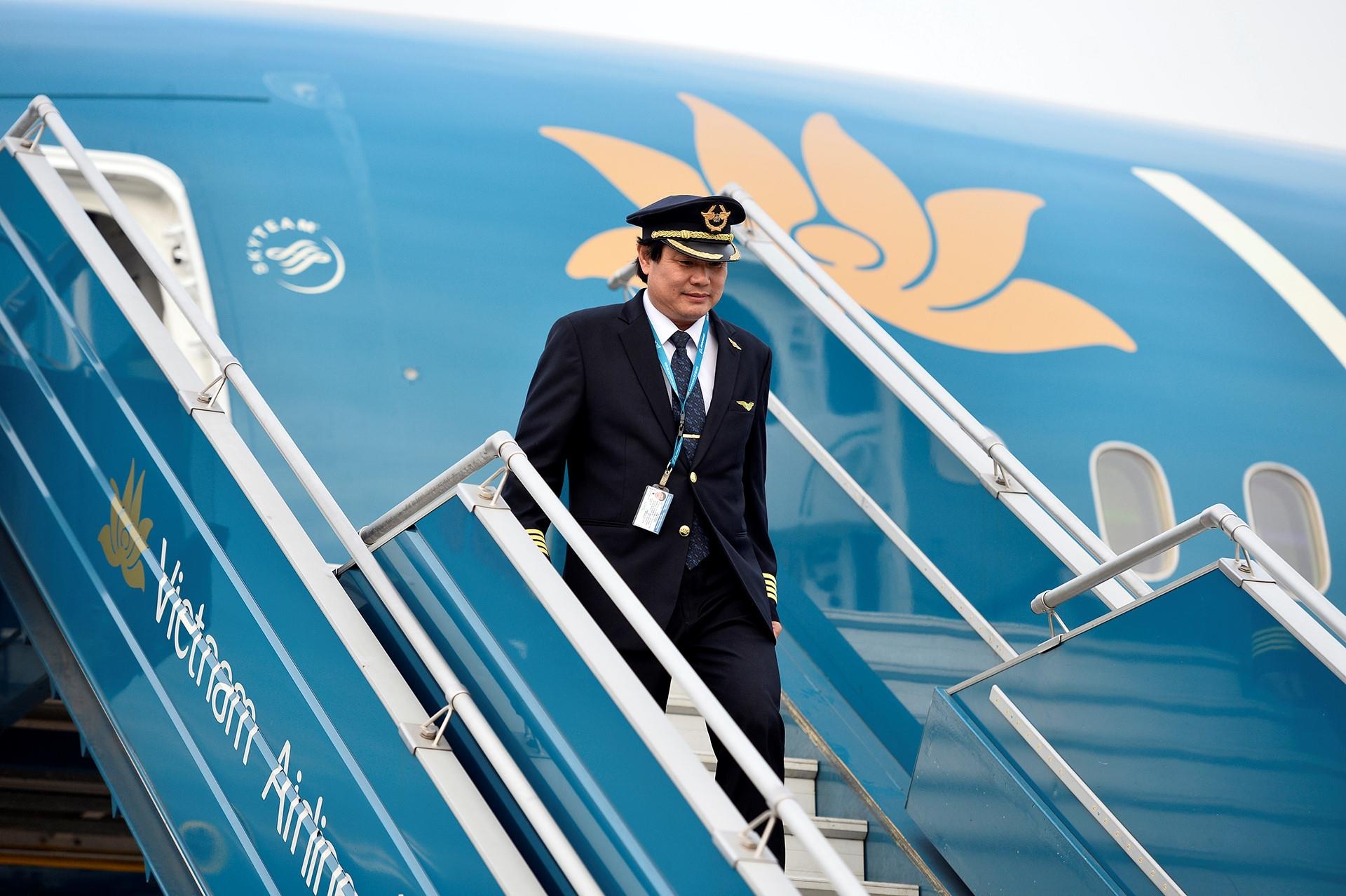 30% phi cong lai 787 xin nghi viec, Vietnam Airlines gap kho hinh anh