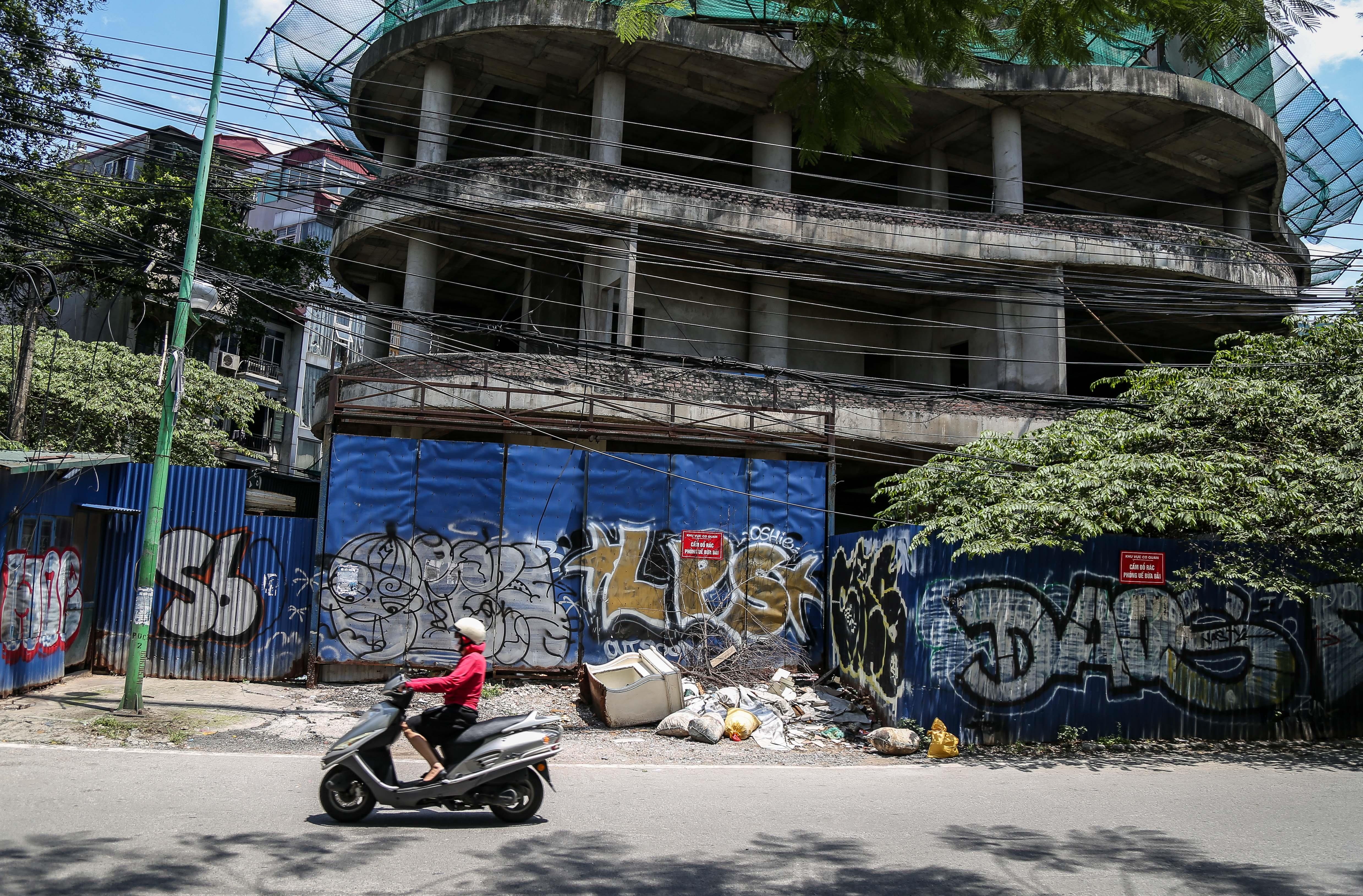 nhung toa nha bo hoang tai Ha Noi anh 8