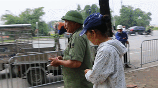 Dan phe deo bam, ky keo mua ve tu tay thuong binh truoc cong VFF hinh anh