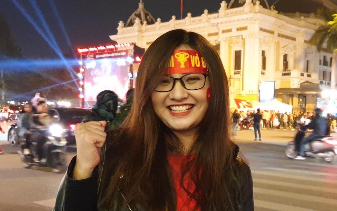 Mang banh my tu Ha Nam len Ha Noi tiep suc cho CDV U22 Viet Nam hinh anh