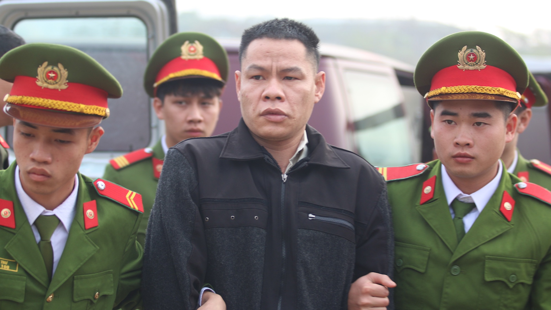 Canh sat ap giai cac bi cao vu nu sinh giao ga toi noi xet xu hinh anh