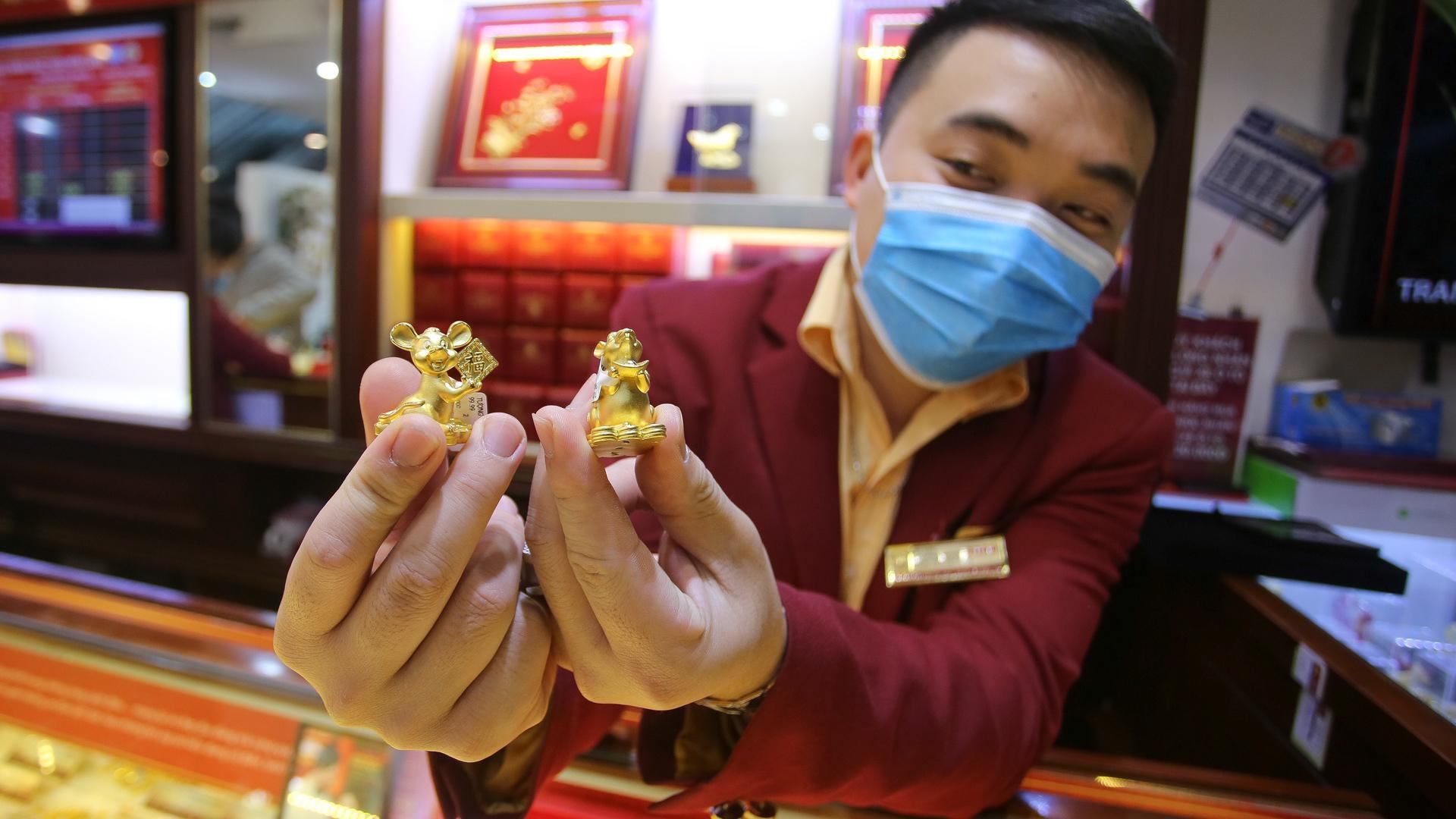 Tung san pham vang duoi 1 trieu de hut khach ngay via Than Tai hinh anh