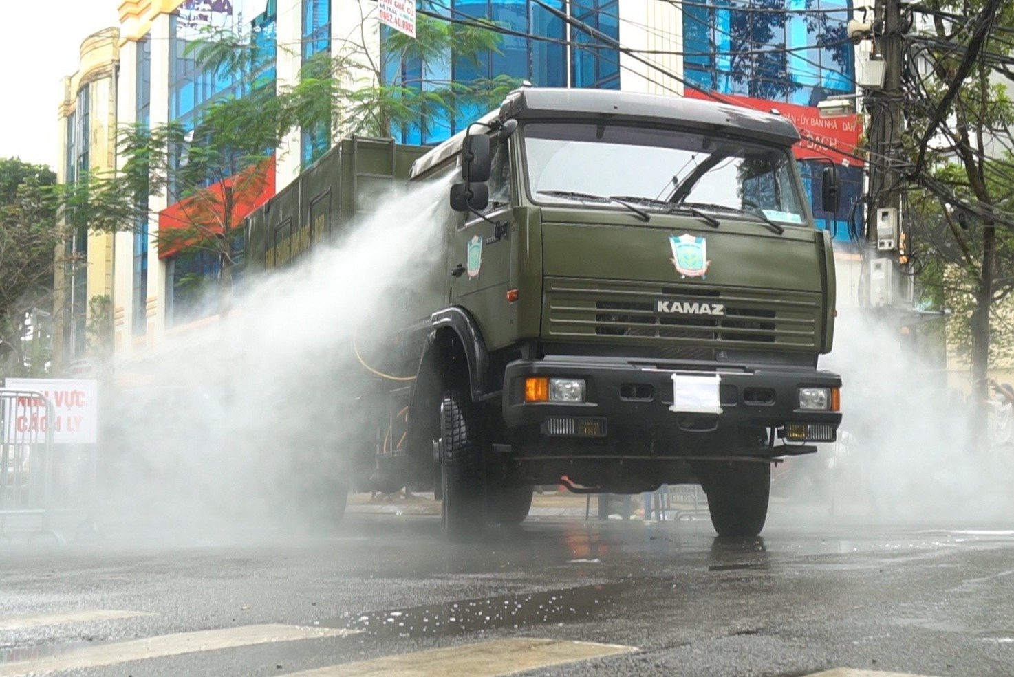 Binh chung Hoa hoc khu trung pho Truc Bach hinh anh