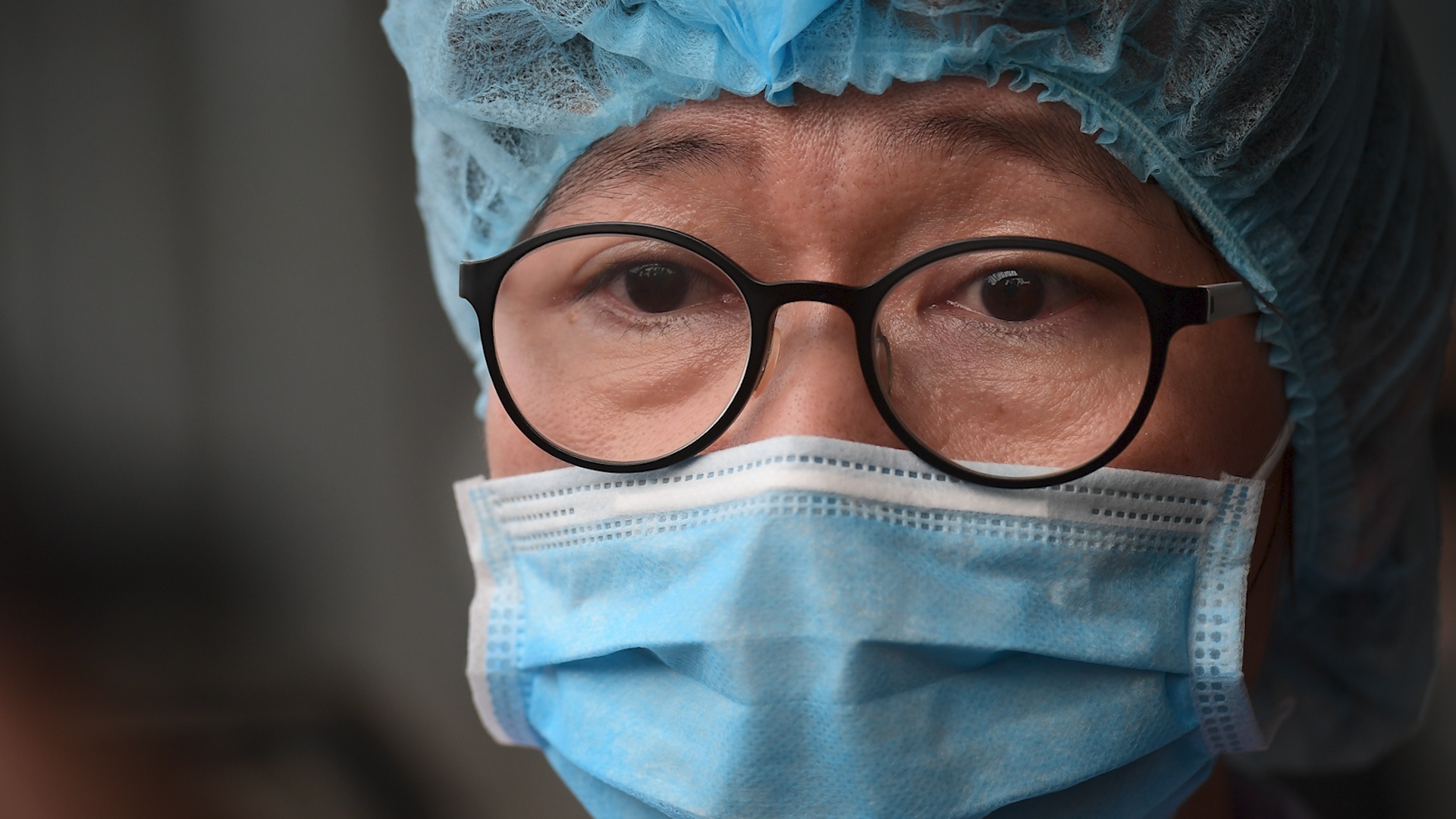 'Dong bao hay cach ly vi suc cac bac si co gioi han' hinh anh