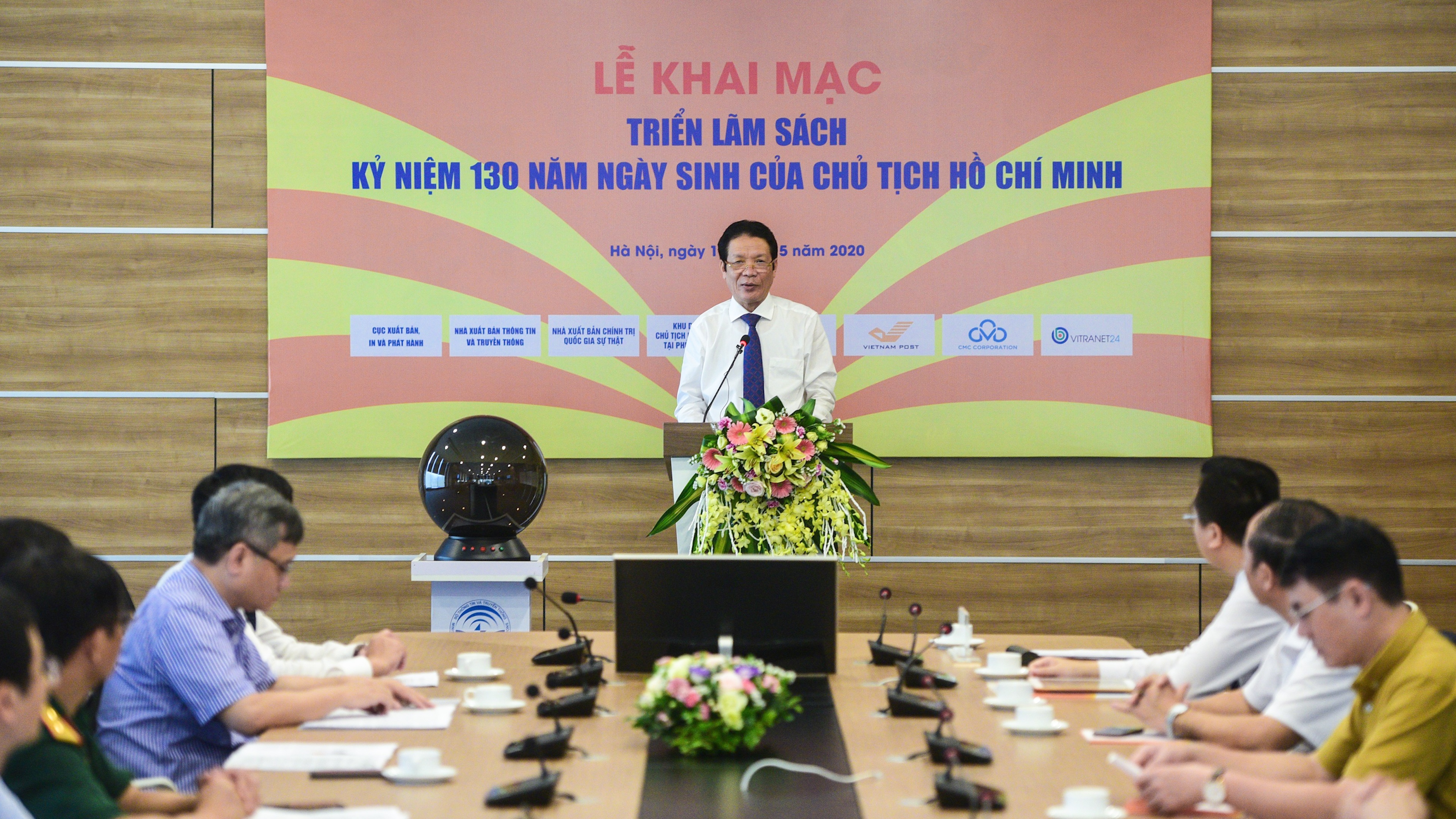 Sach, tai lieu quy ve Bac duoc gioi thieu truc tuyen den doc gia hinh anh