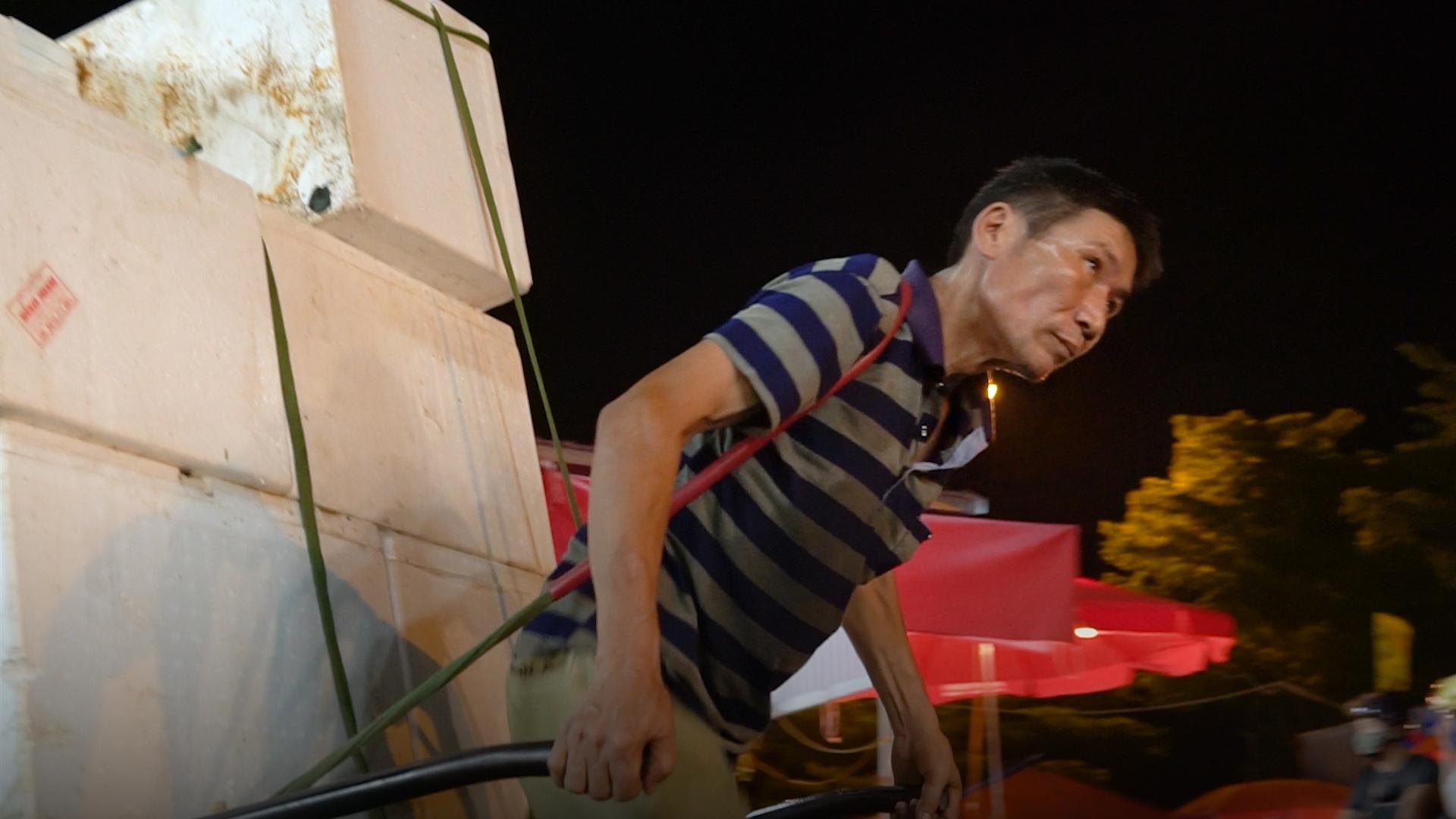 Cuoc song o 'lang o chuot' chan cau Long Bien hinh anh