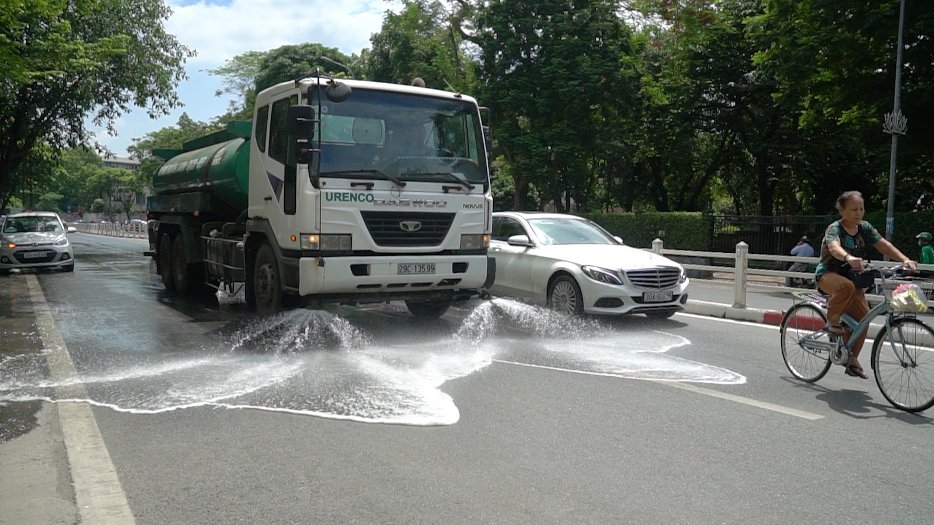 Vu chi 114 ty de rua duong o Ha Noi: 'Toi rat ung ho' hinh anh