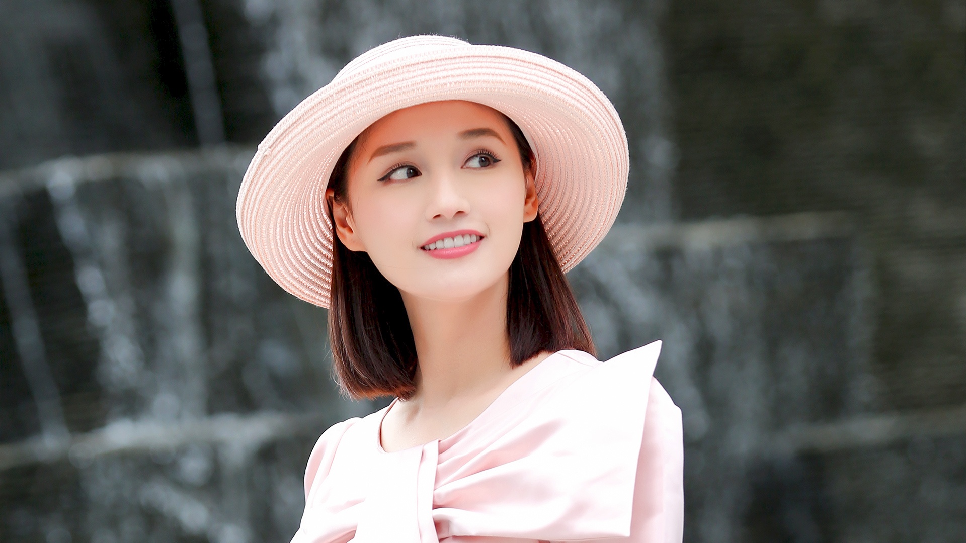 La Thanh Huyen: 'Dau tu manh tay cho vai Tue Lam giau co, sang chanh' hinh anh