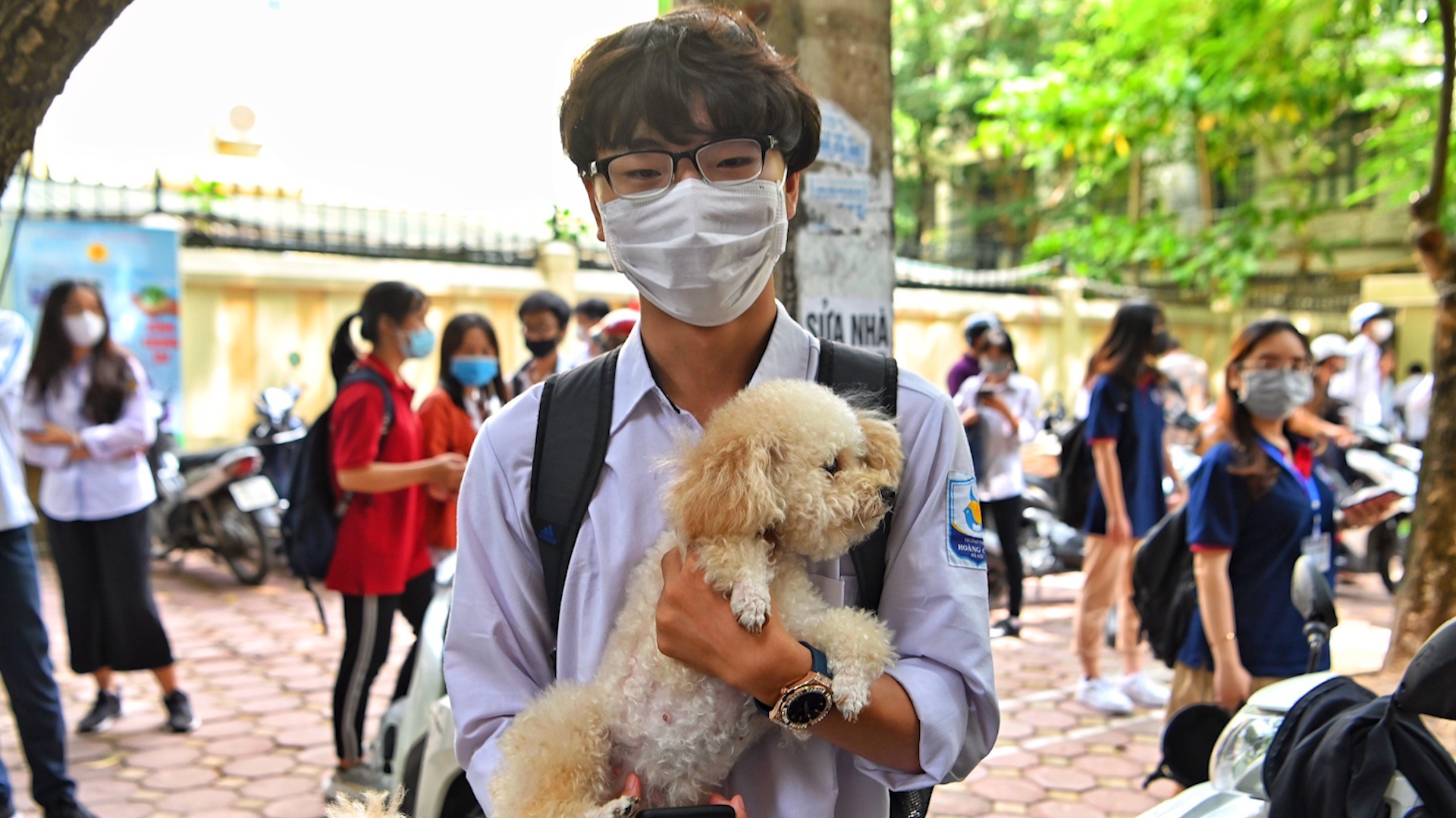 'Tuy khong trung tu mon Van, em van viet duoc 2 mat giay' hinh anh