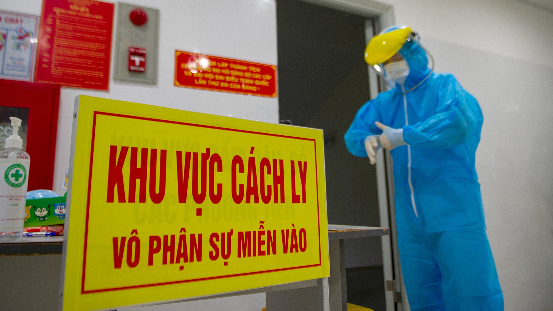 15 tinh, thanh dang co dich Covid-19 hinh anh