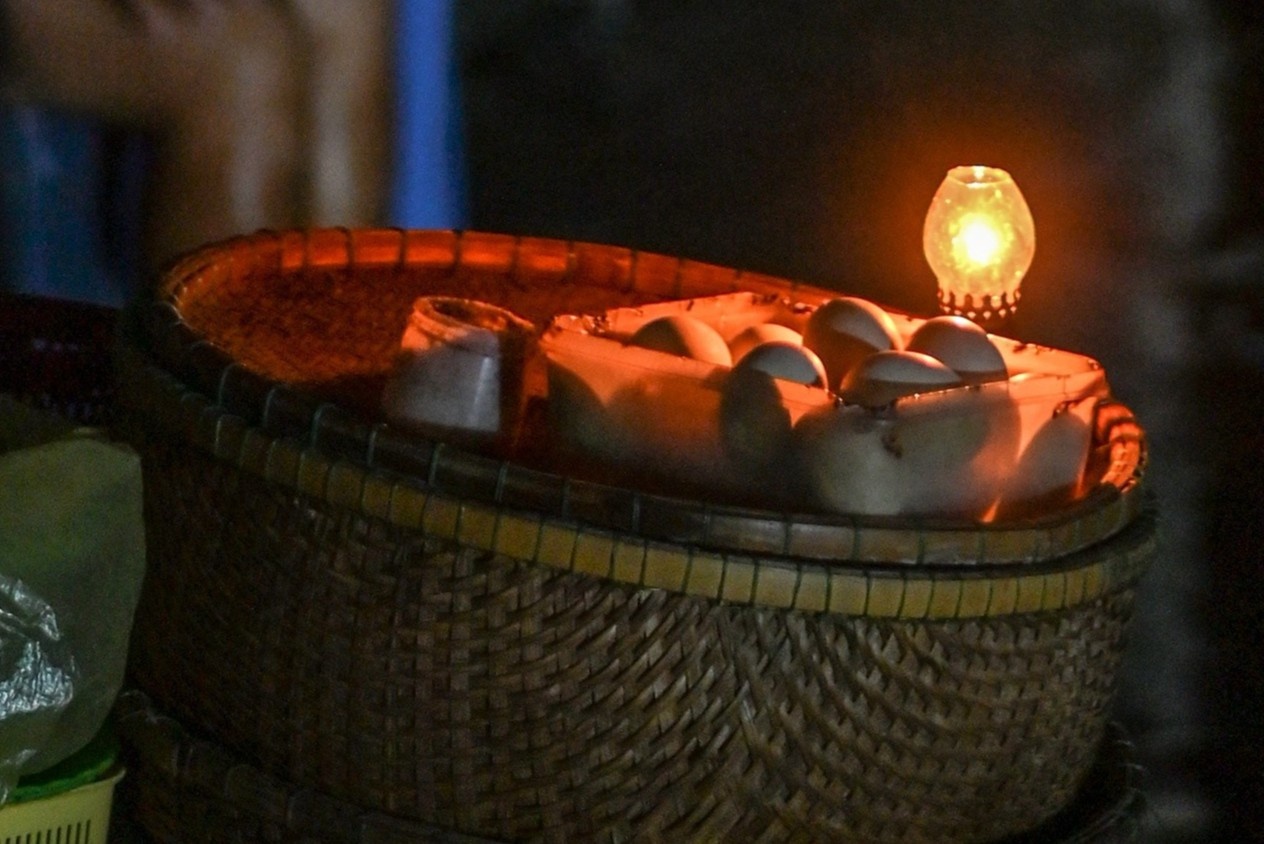 Cuoc song nguoi dan Hue dao lon vi mat dien hinh anh