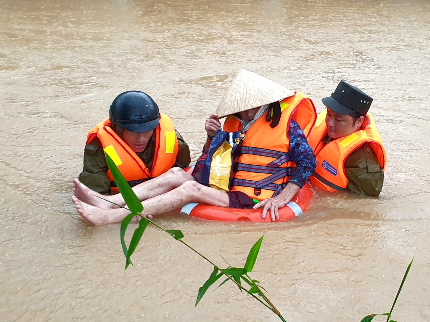 Quang Tri lan thu 2 so tan dan thoat khoi vung lu hinh anh