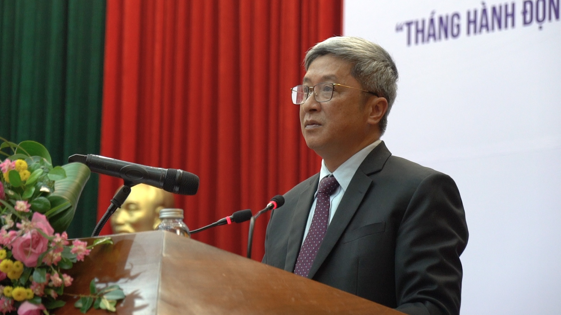 Nguoi Viet thua cholesterol do luoi van dong hinh anh