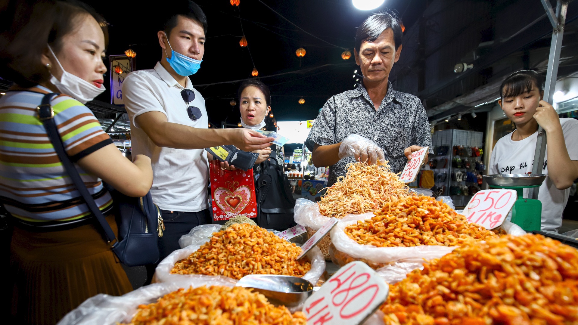 Co gi o cho dem Phu Quoc? hinh anh