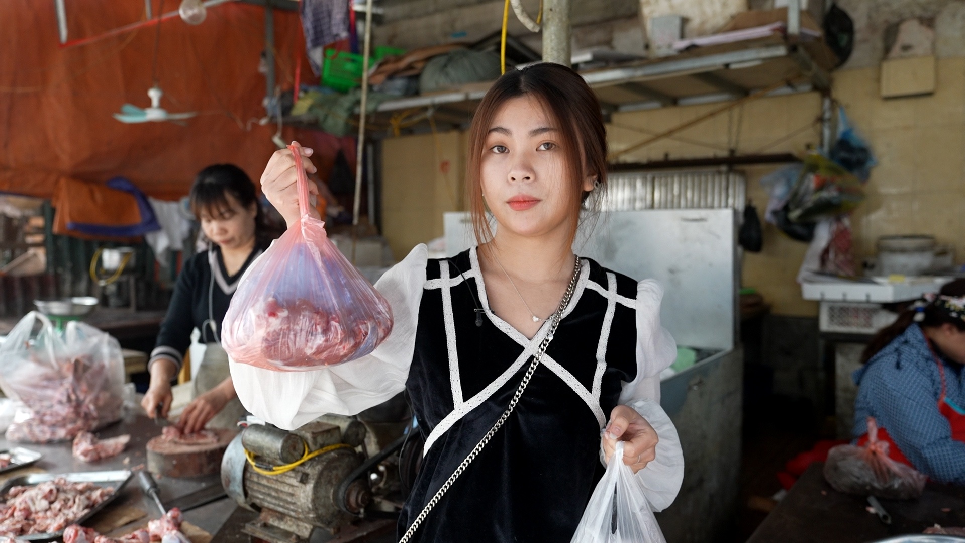 'Gia thit lon tang them 20.000 dong/kg va se con tang tiep' hinh anh