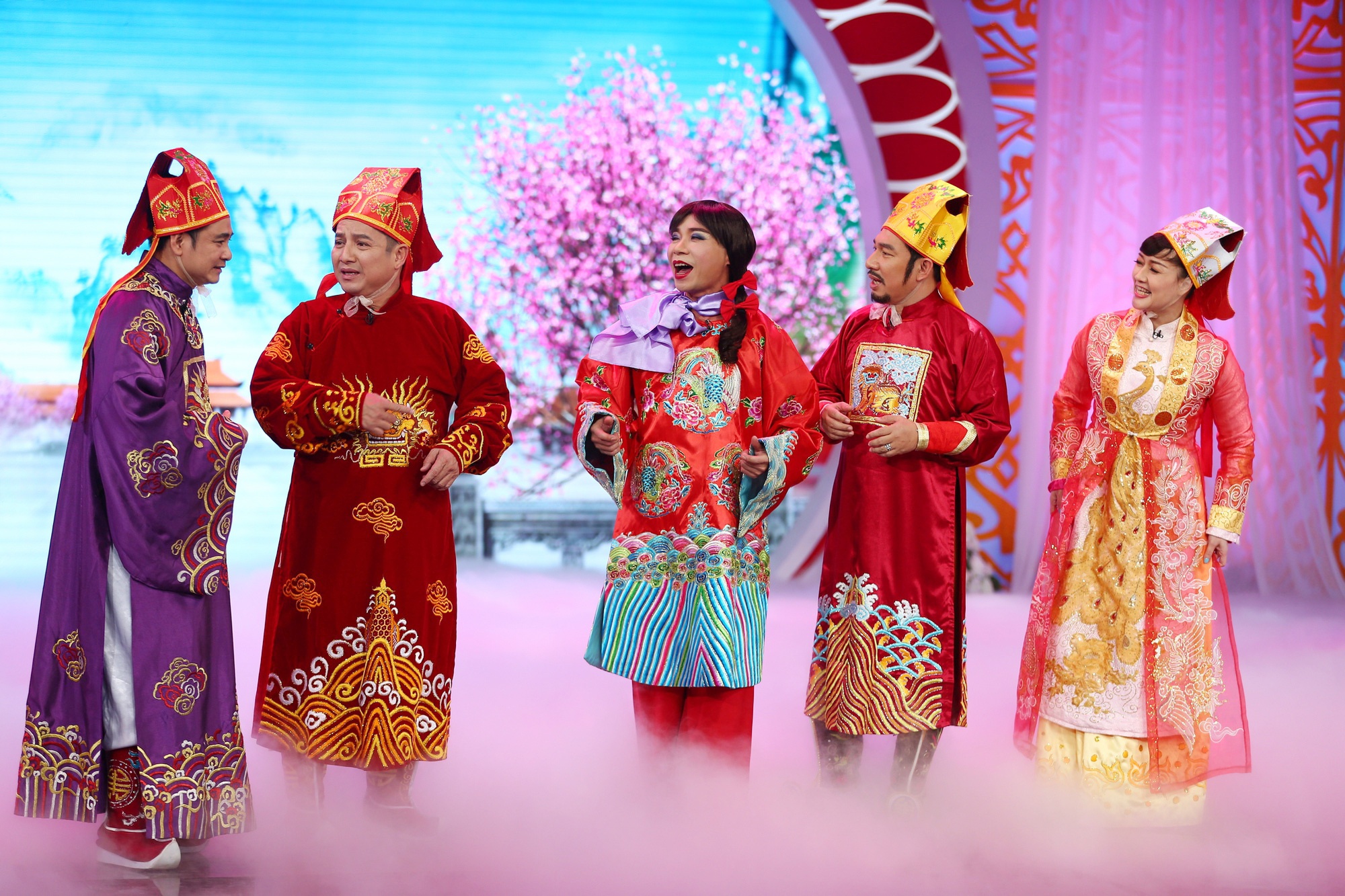 Ve Tao quan 2021 duoc chao ban 10 trieu dong/cap hinh anh