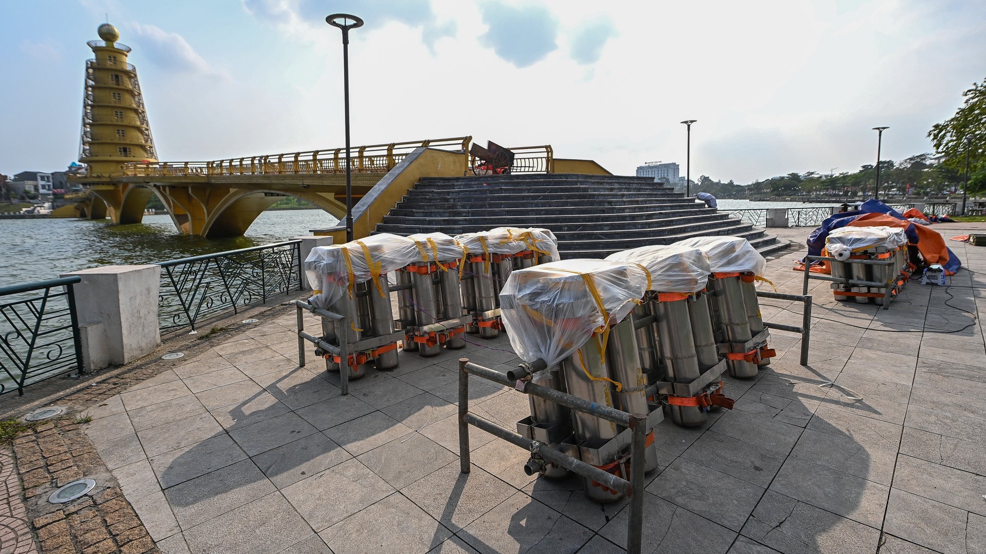 Tran dia phao hoa tam cao gan den Hung hinh anh