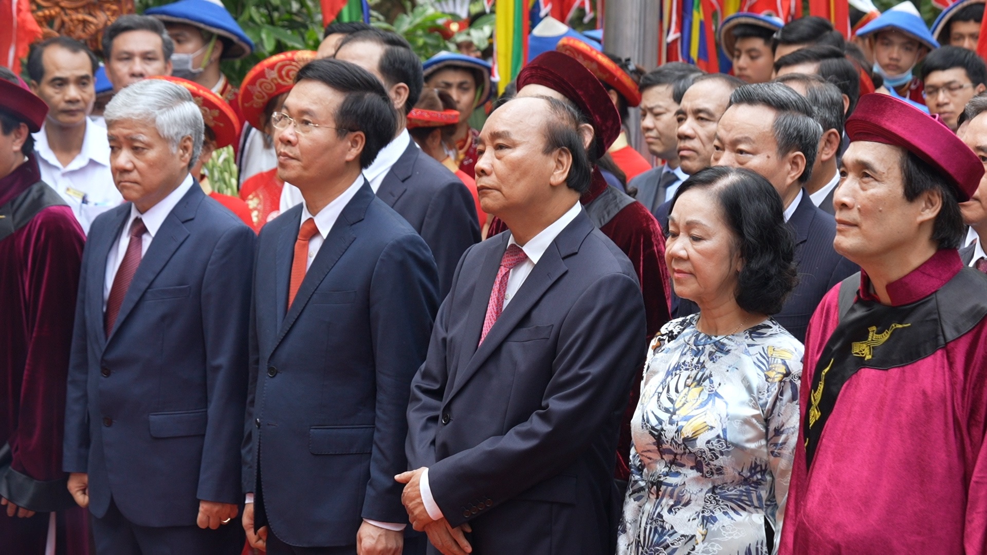Lanh dao Dang, Nha nuoc dang huong tai den Hung hinh anh