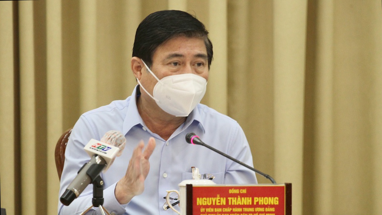 Chu tich TP.HCM: 'Chap nhan hy sinh ngan han vi suc khoe nguoi dan' hinh anh