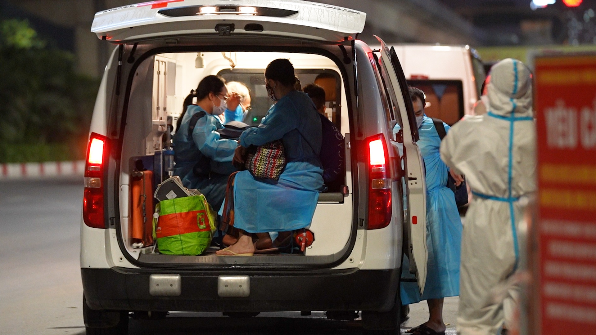 Dieu chuyen F0 khoi o dich lon nhat Ha Noi hinh anh