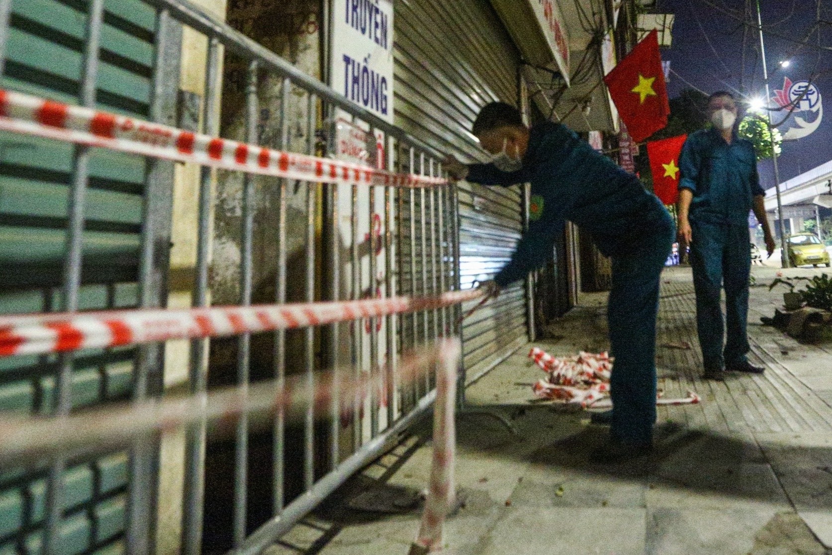 Go phong toa luc 0h voi o dich co nhieu ca nhiem nhat Ha Noi hinh anh