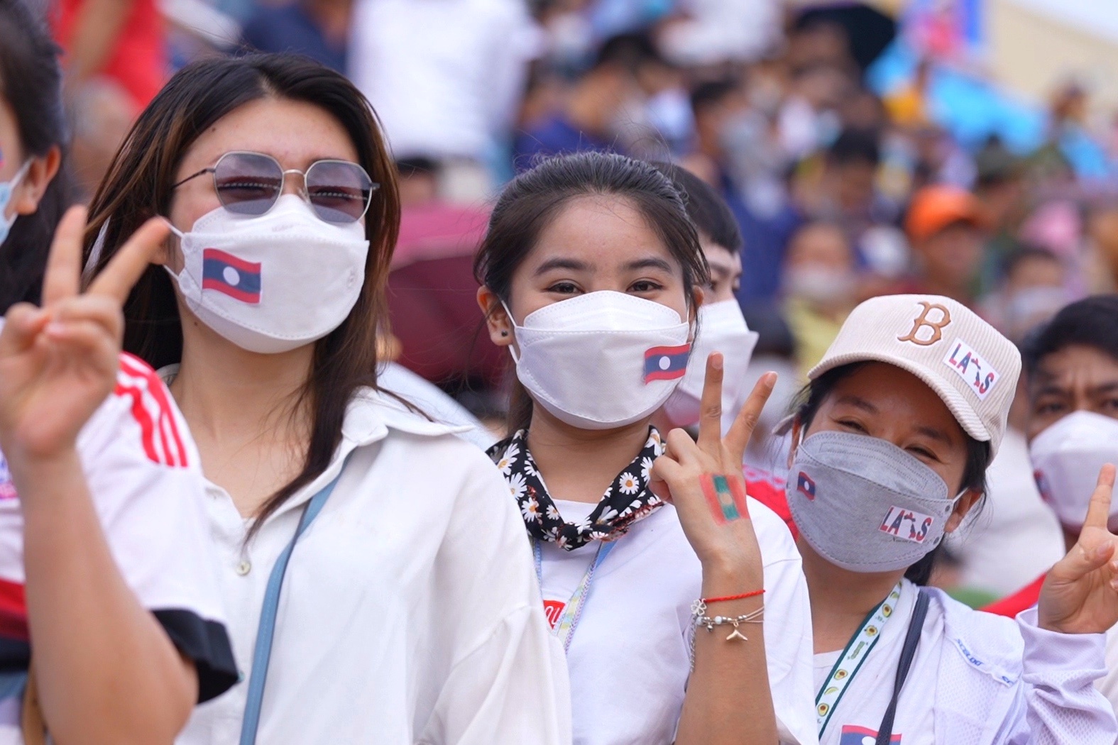 San Thien Truong day ap khan gia tran U23 Lao gap Singapore hinh anh