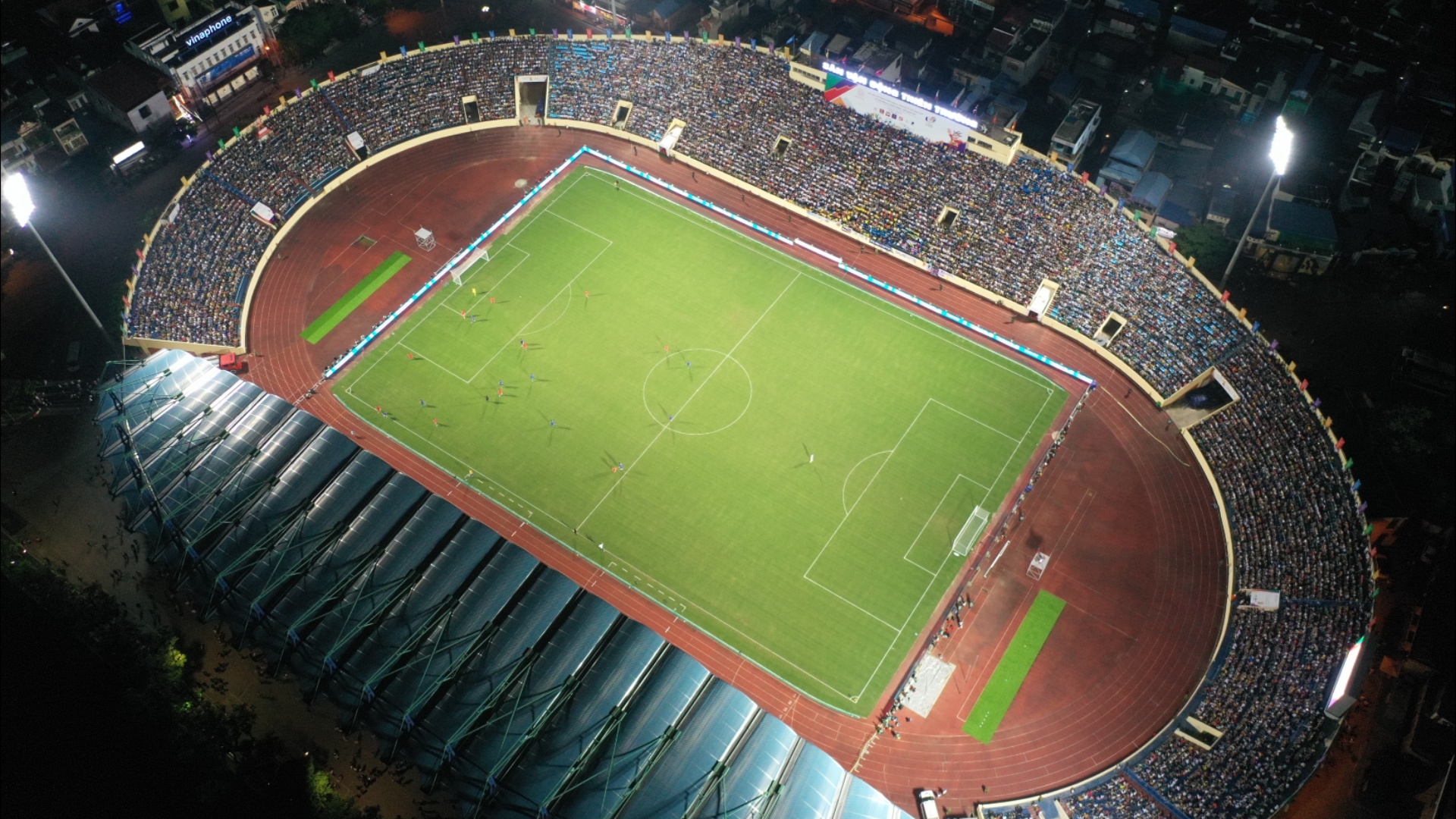 San Thien Truong khong con cho trong nhin tu tren cao hinh anh