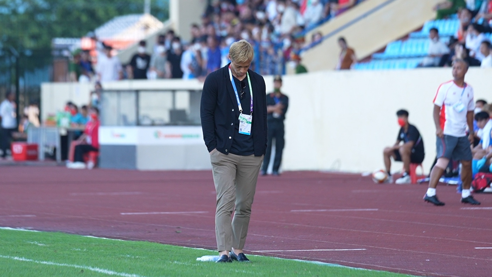 HLV Honda tram ngam nhin hoc tro nhan that bai hinh anh