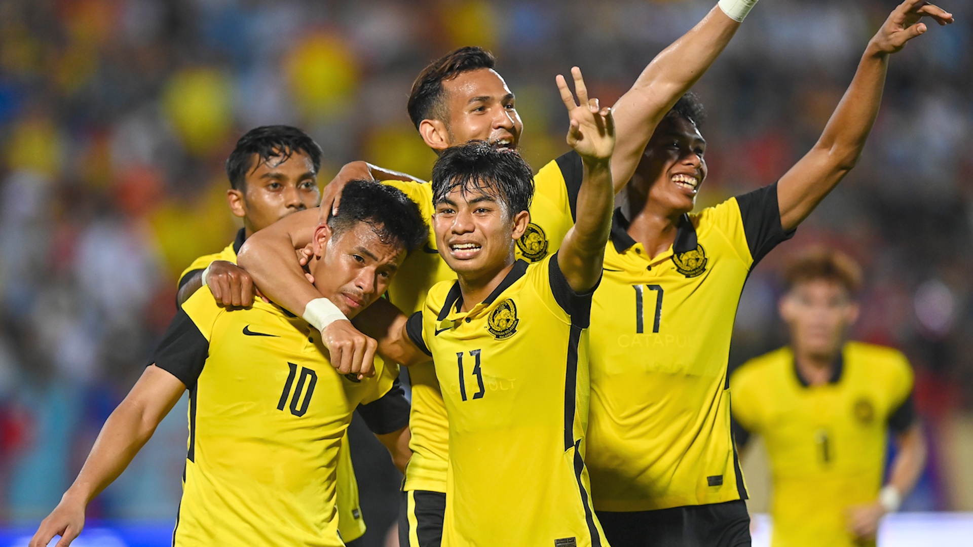 Hang cong U23 Malaysia pho dien suc manh truoc U23 Lao hinh anh