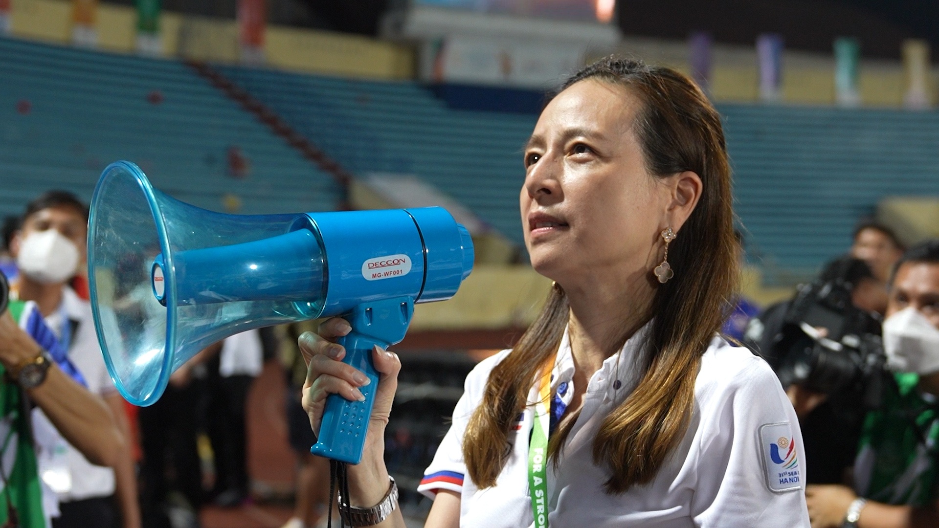 Madam Pang keu goi CDV Thai den Ha Noi xem tran chung ket hinh anh