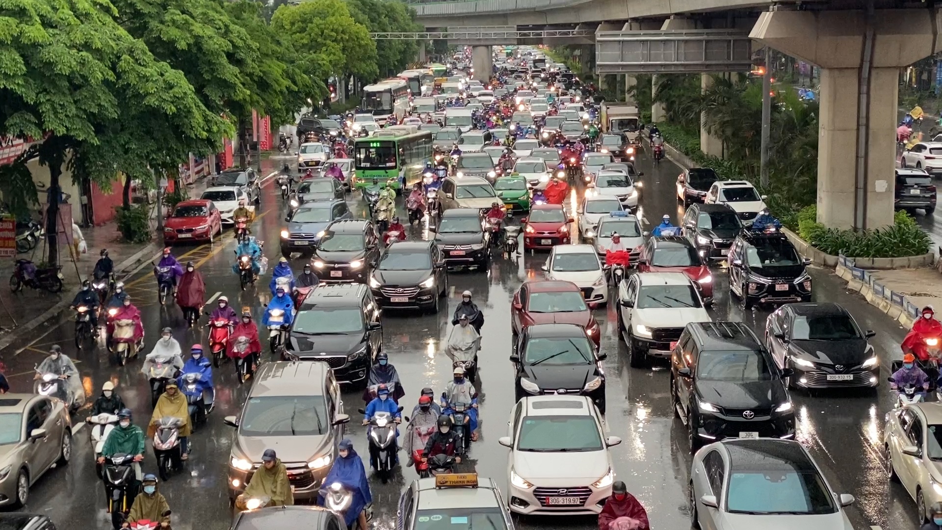 Ha Noi un tac tu sang den trua hinh anh