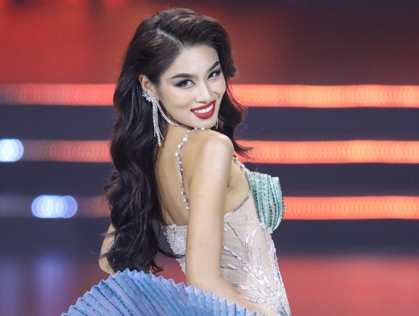 Top 10 trinh dien trang phuc da hoi hinh anh